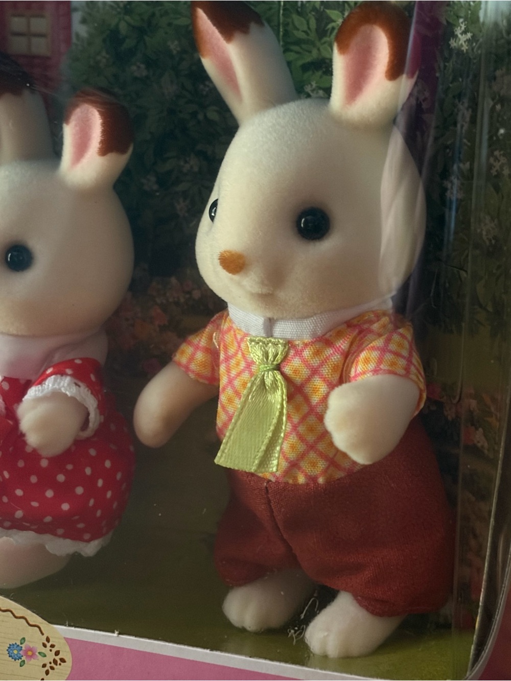 Calico Critters Chocolate Rabbit Family - Plush Collectible Set - Picture 3 of 10